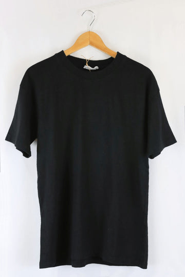 Showpo Black T-shirt 8