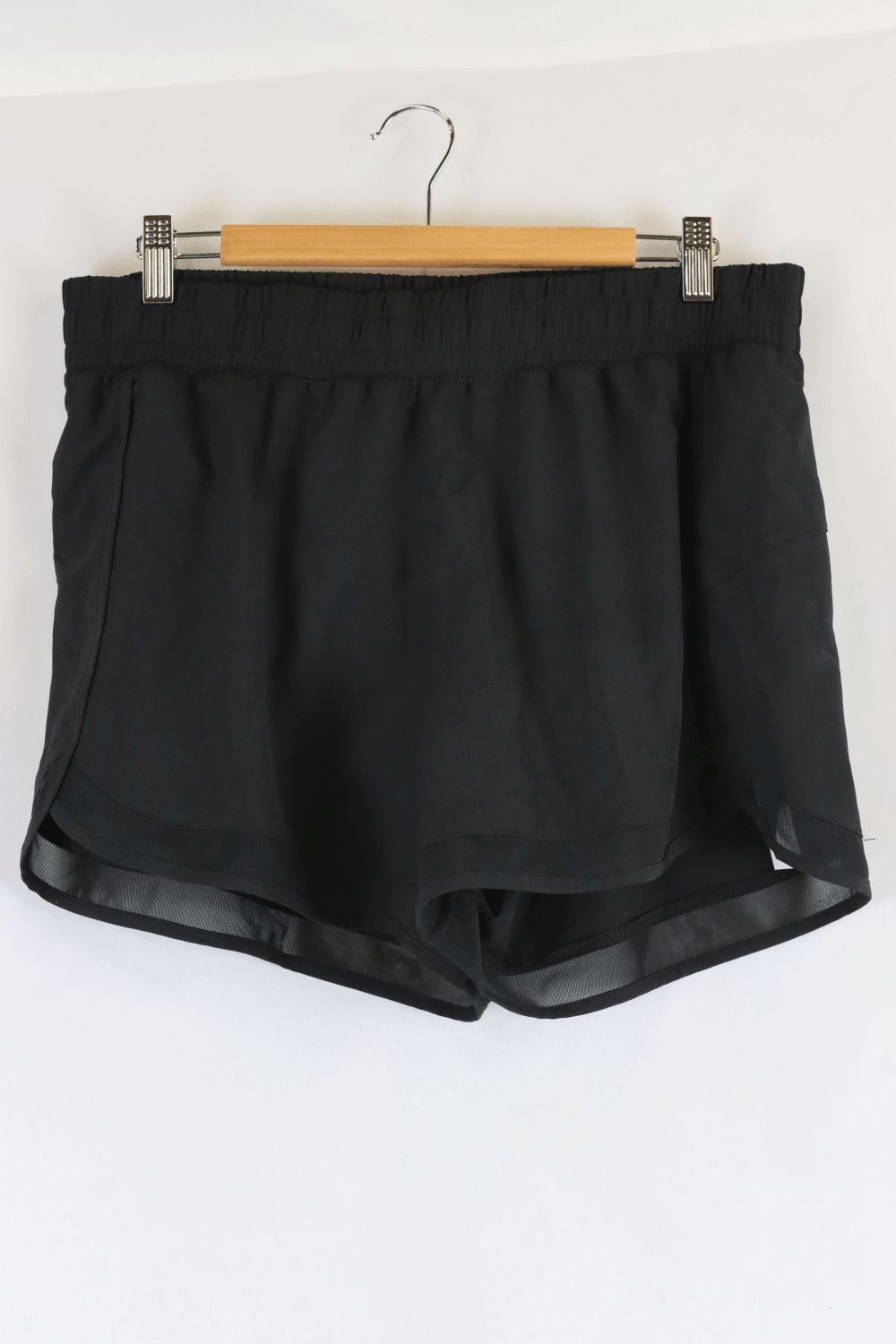 Boutique Black Shorts L