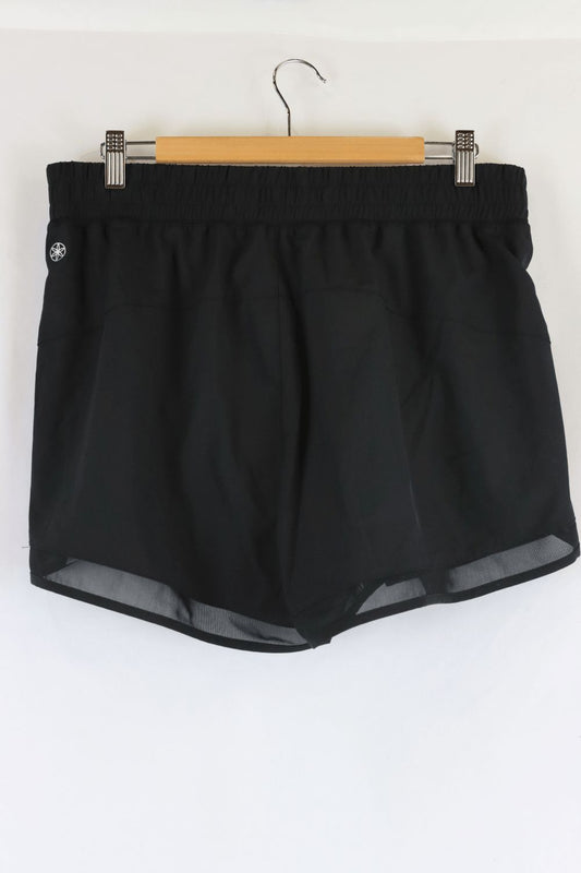 Boutique Black Shorts L