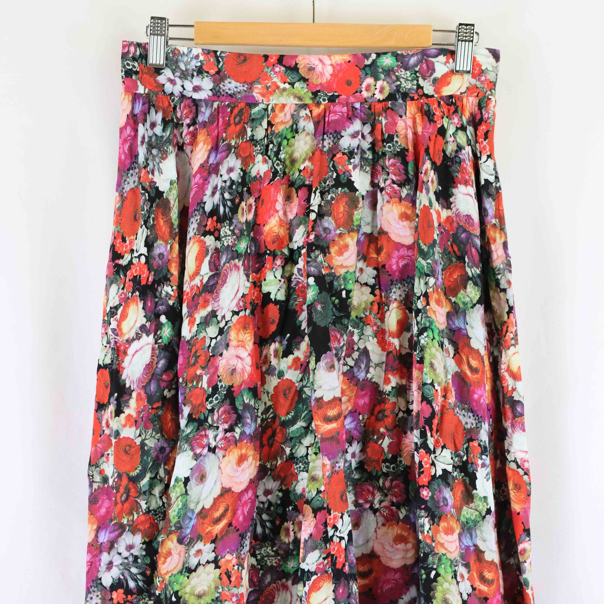 Simple Love Floral Skirt M