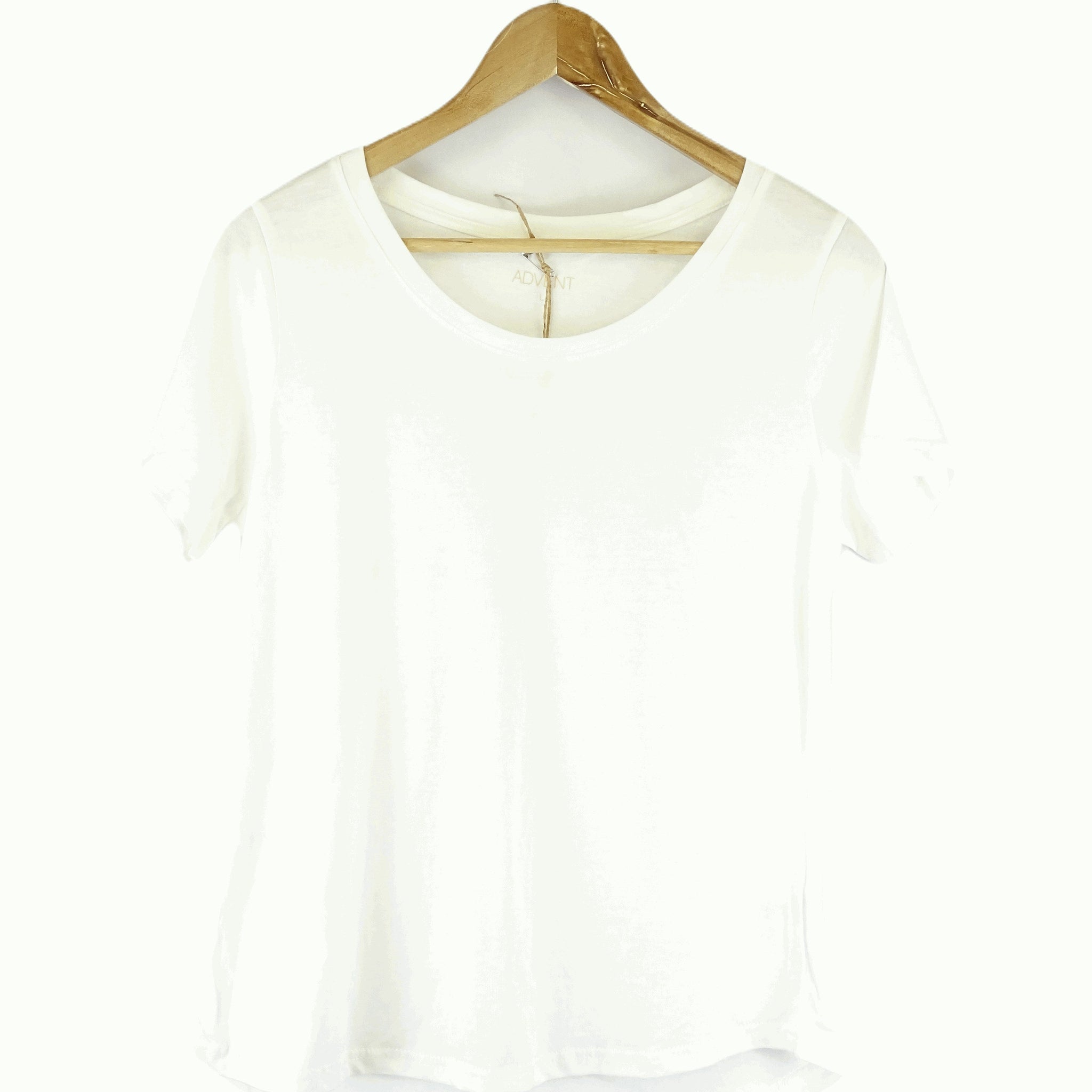 advent White T-shirt L