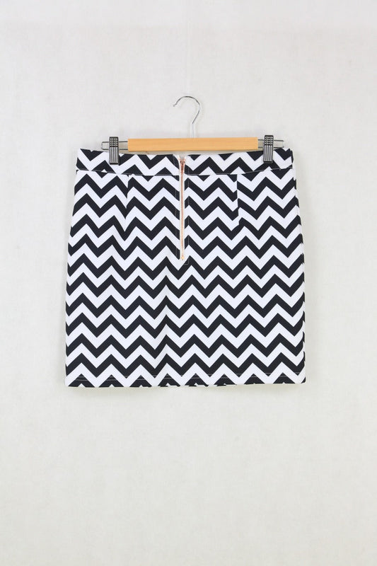 Paint It Red Chevron Skirt- M