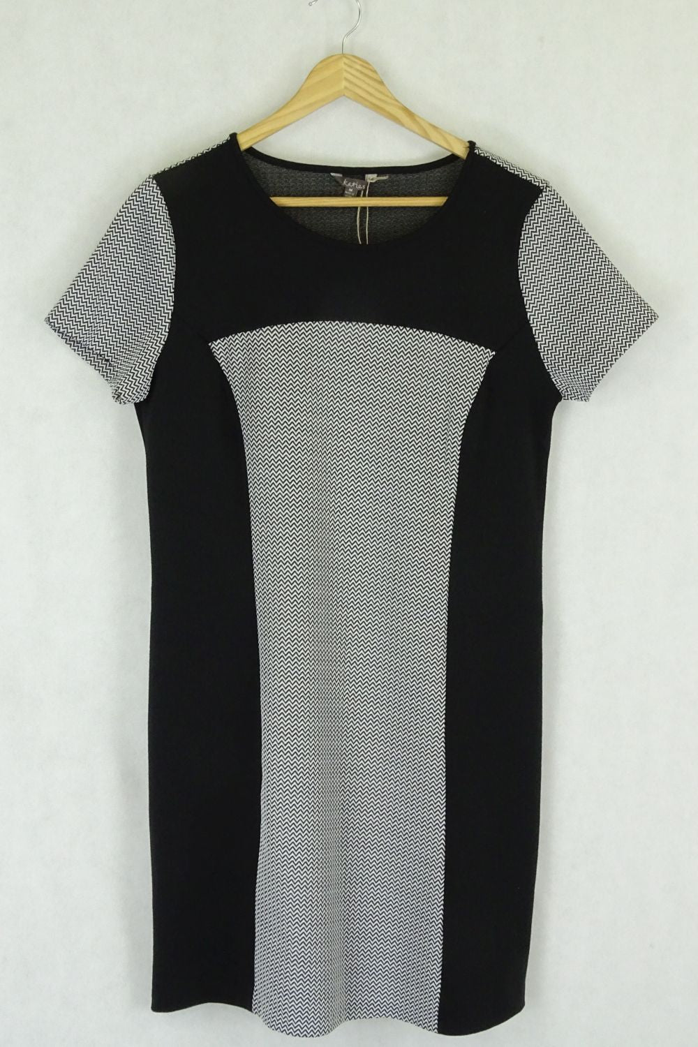 Katies Size M Black And White Dress