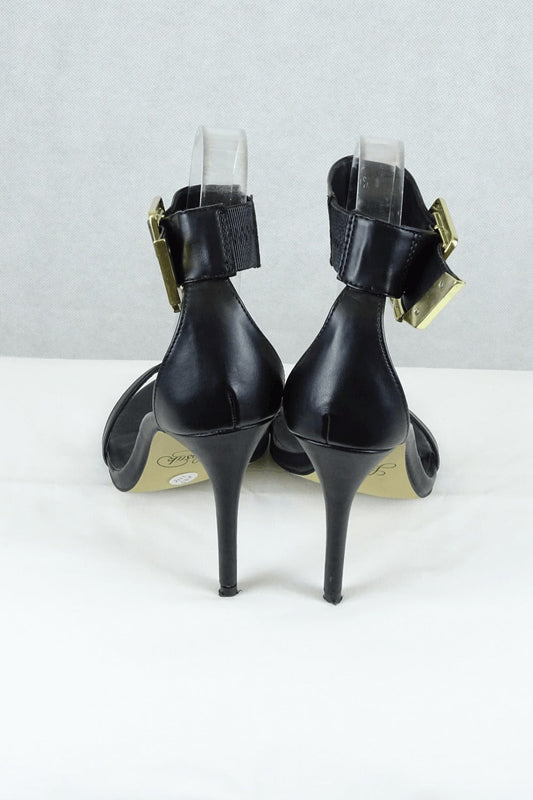 Lipstik Black Heels 6