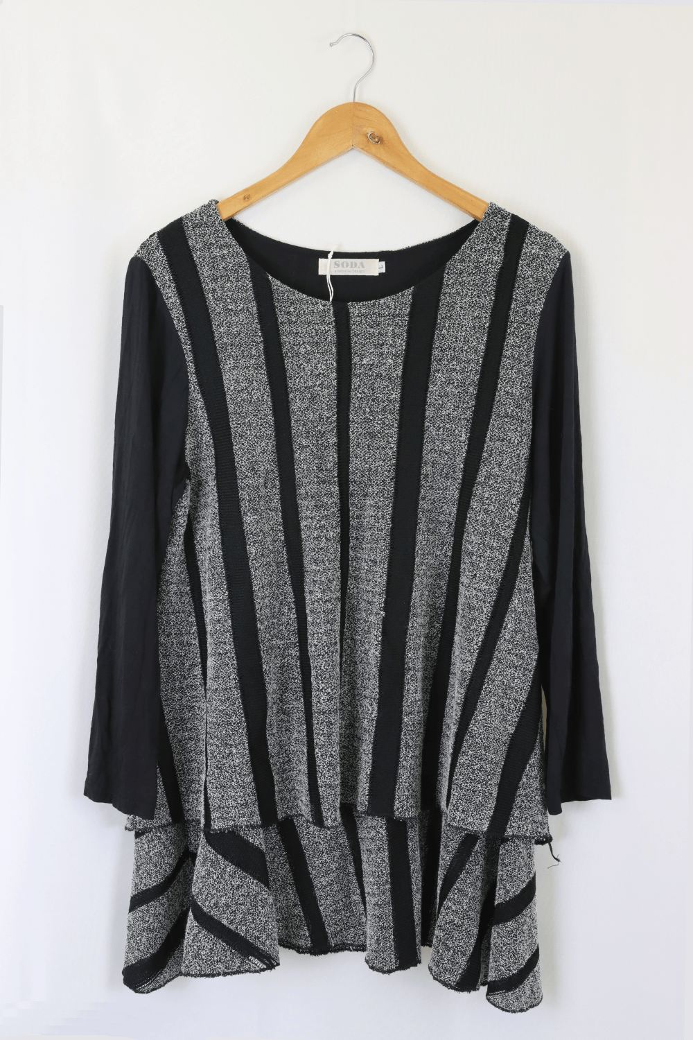 Soda Black And Grey Knit L