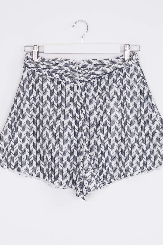 Grace Willow White and Grey Patterned Short 8