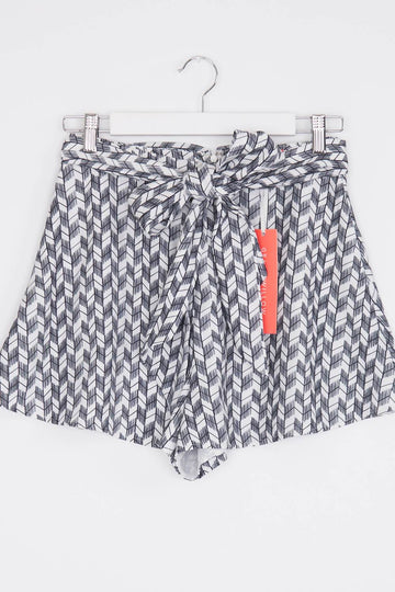 Grace Willow White and Grey Patterned Short 8