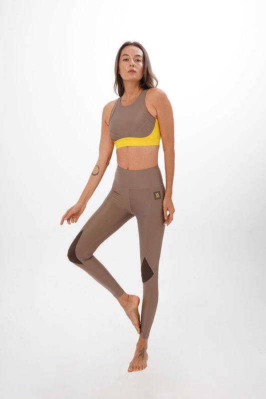 Throwback Compression Legging in Mocha